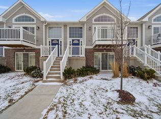 7214 Farmstead Ln, Hanover Park, IL 60133