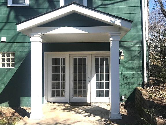 Entrance to downstairs B unit