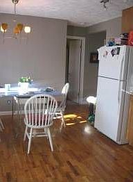 5th image of 913 Castlewood Ave