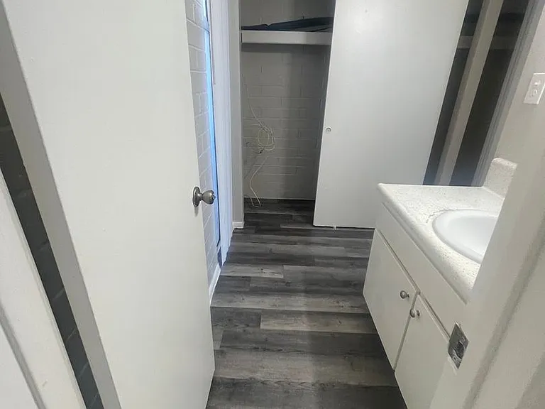 Elton Studio Suites — Photo 26