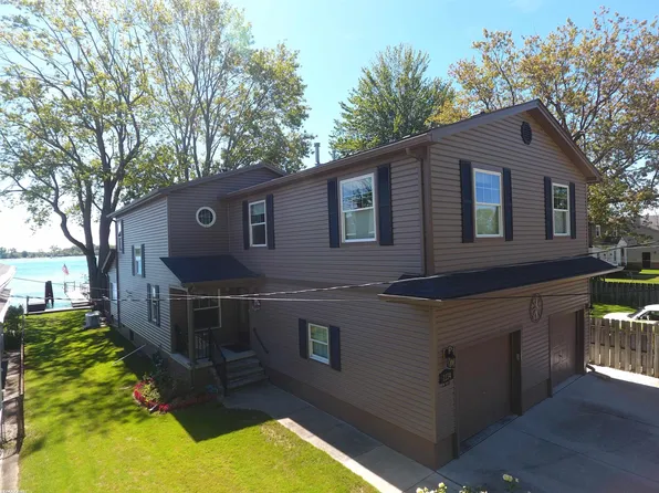 2234 Elm St, Algonac, MI 48001