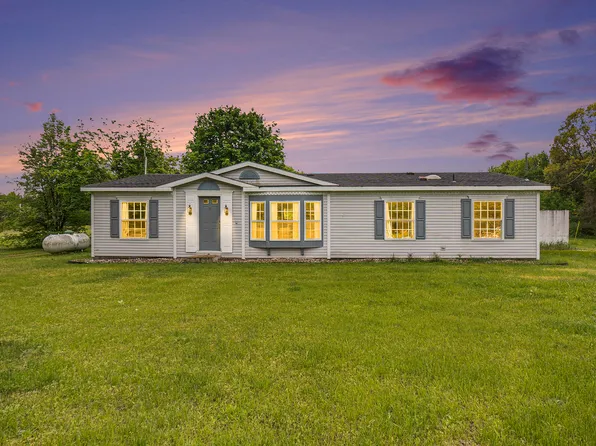 10060 Bass Dr, Grand Haven, MI 49417