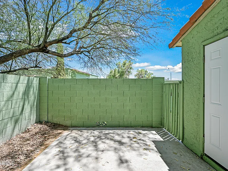 729 E Cochise Dr #B — Photo 21