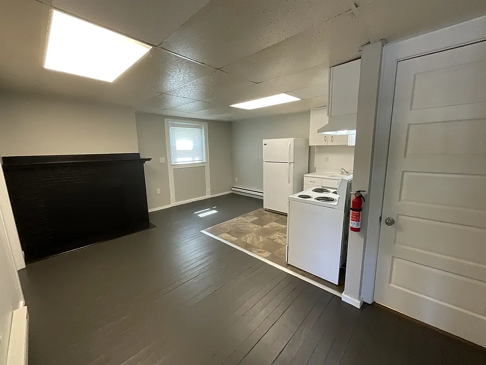 62 W North St