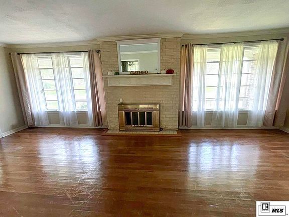 3rd image of 114 Burnside Dr