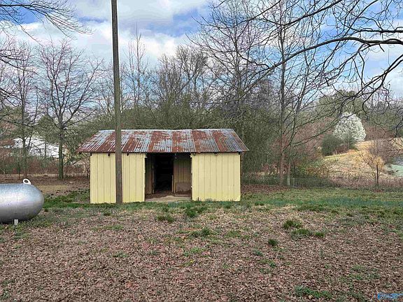 5th image of 577 Strange Rd