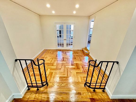 3rd image of 729 W 186th St #4G