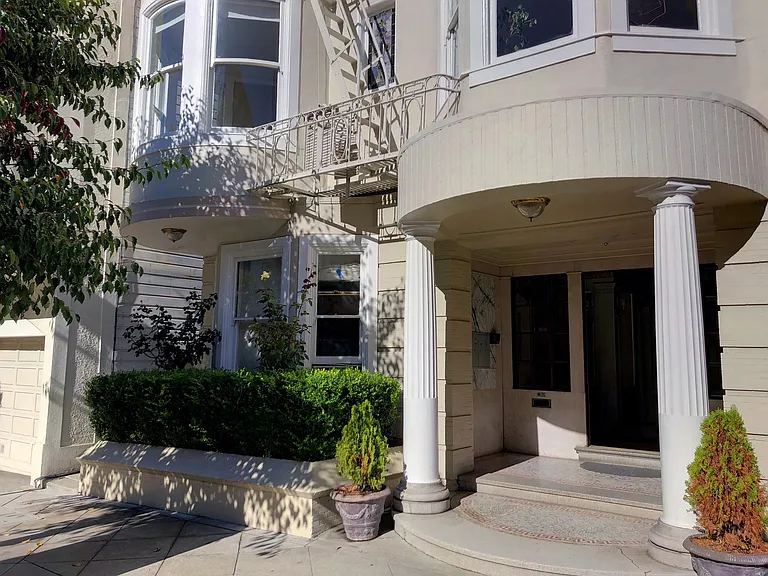 2134 Green St #5 — Photo 2