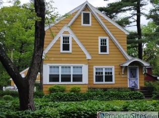 1471 Regent St, Niskayuna, NY 12309