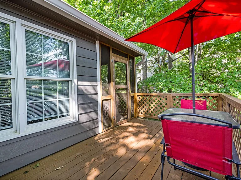 144 Lake Hollow Cir — Photo 23