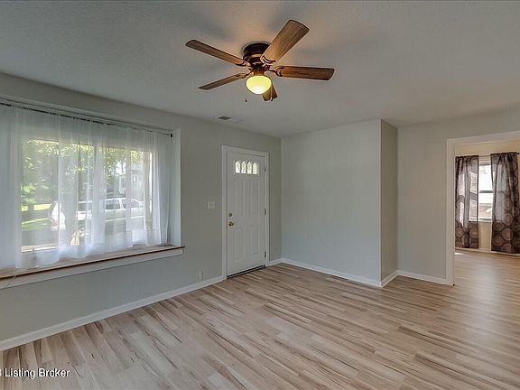 4th image of 225 Grandview Dr