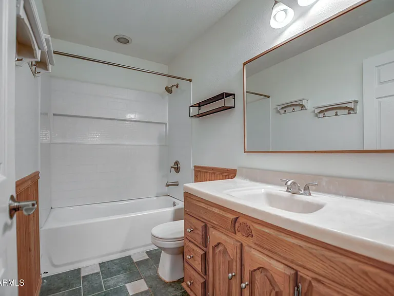 815 E Calle Del Norte — Photo 20