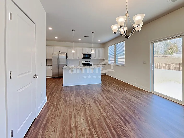 121 Hamilton Park Dr — Photo 6