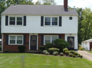 415 Old Shay Ln, Youngstown, OH
