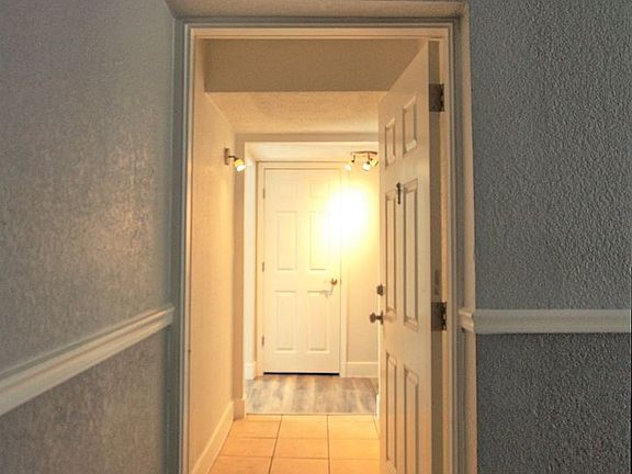 3rd image of 241 Lewfield Cir