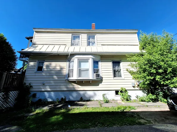 22 Wood Street, Lewiston, ME 04240
