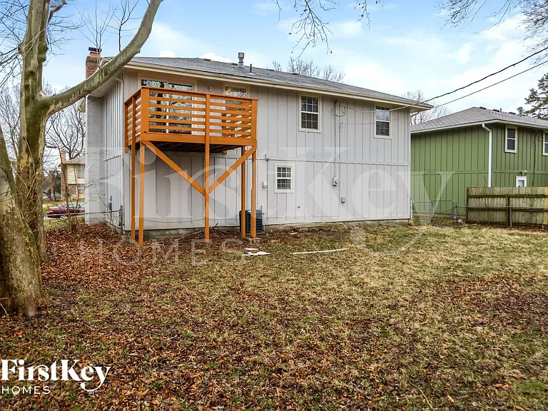615 N Pine St — Photo 15
