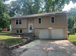 9307 Oakland Ave, Kansas City, MO 64138
