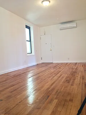 Rented by Warren T Real Estate Corp. | media 22