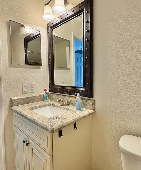 2905 W Bay Court Ave — Photo 23