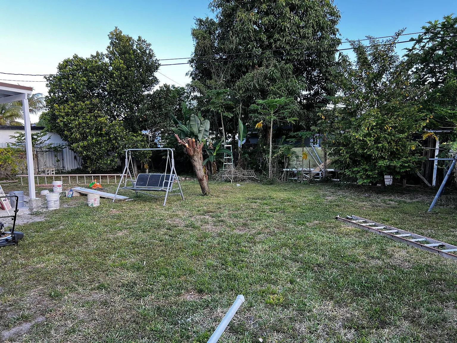 3 bed, 1.0 bath, 1319 sqft, $1,200 — Photo 2