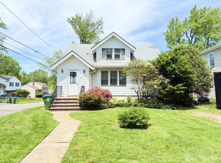 140 Temple St, Edison, NJ 08820