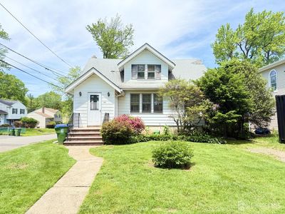 140 Temple St, Edison, NJ, 08820