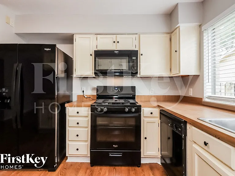 2231 Anthony Hay Ln — Photo 7