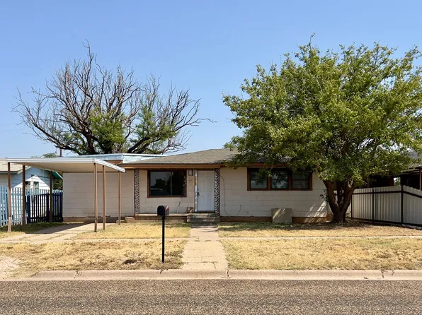 1717 Grant St, Levelland, TX 79336