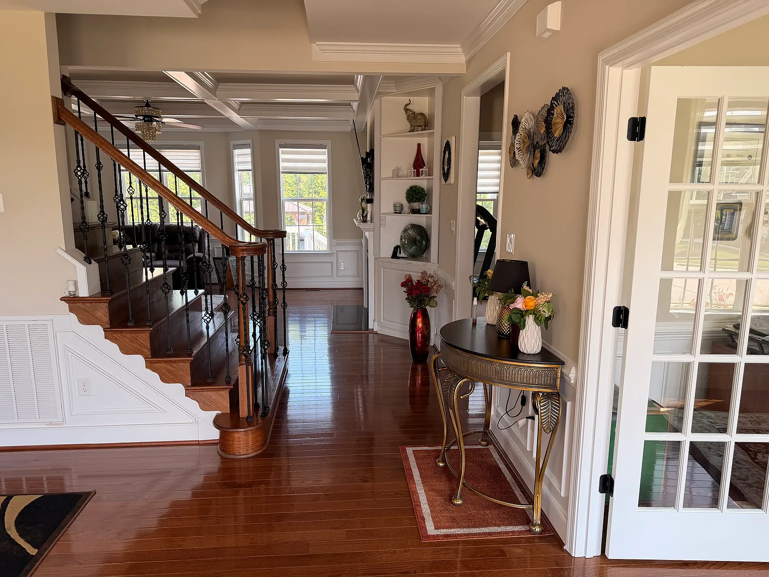 5 bed, 3240 sqft, $4,200 — Photo 2