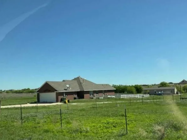 319 Hawk Ridge Rd, Decatur, TX 76234