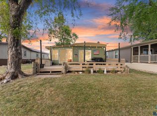 6519 Hares Dr, Wentworth, SD 57075
