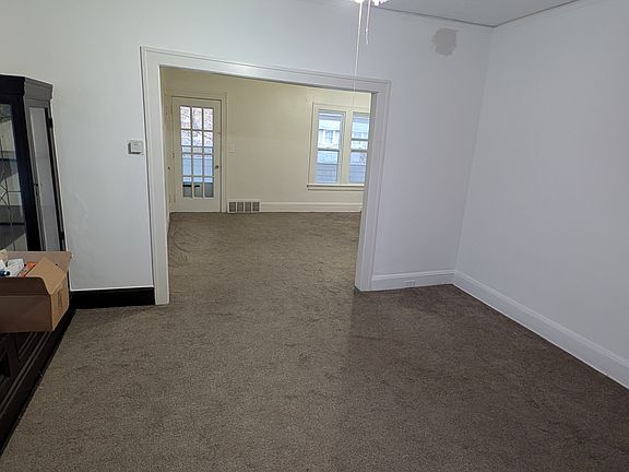 3rd image of 1546 Lakeland Ave