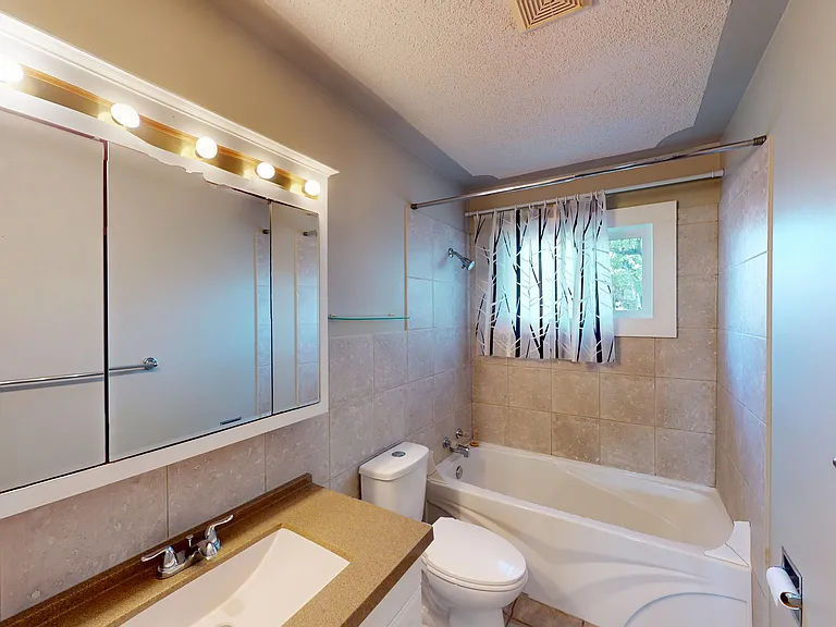 2528 Southwood Dr SE — Photo 6