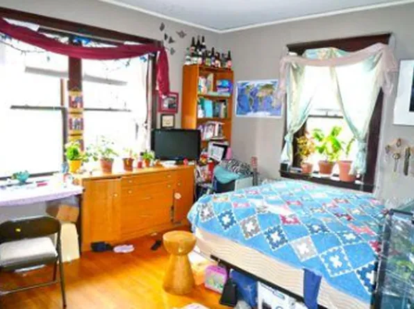 139 Winthrop Rd APT 1, Brookline, MA 02445