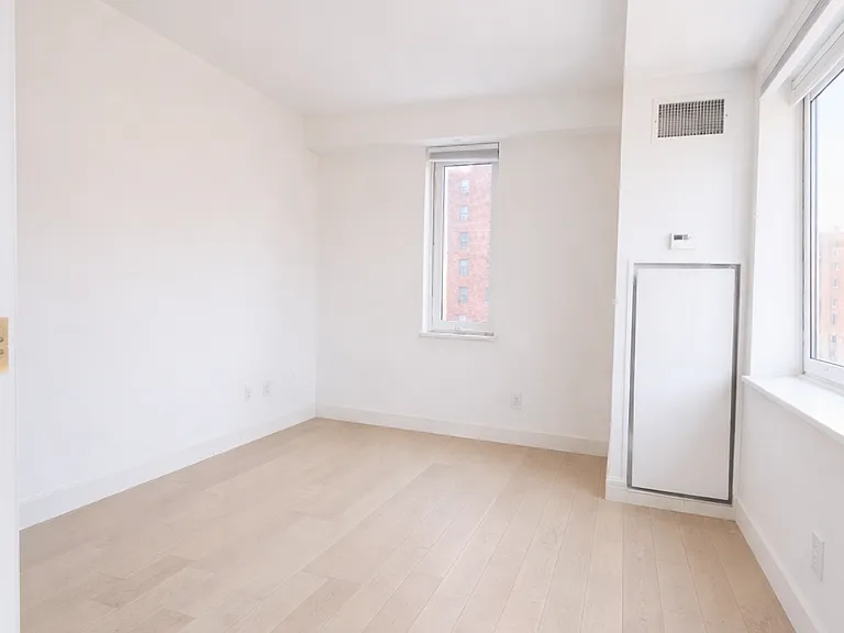 1399 Park Ave #6G — Photo 5