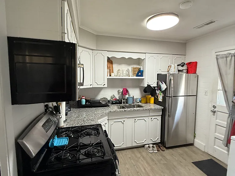 1202 W Miller St — Photo 12