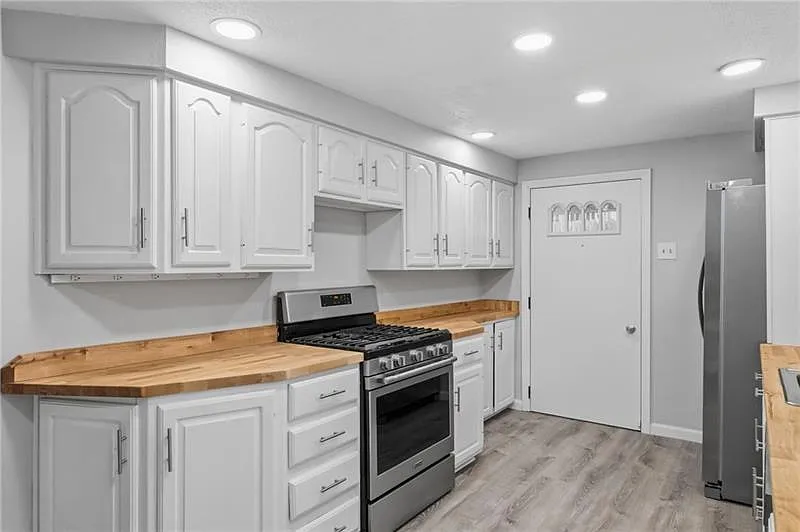 4 bed, 1.5 bath, $1,750 — Photo 3