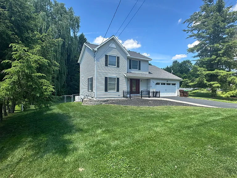 60 McCormack Rd — Photo 1
