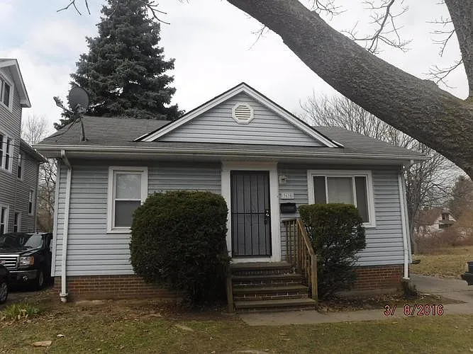 3638 E 63rd St photo 1
