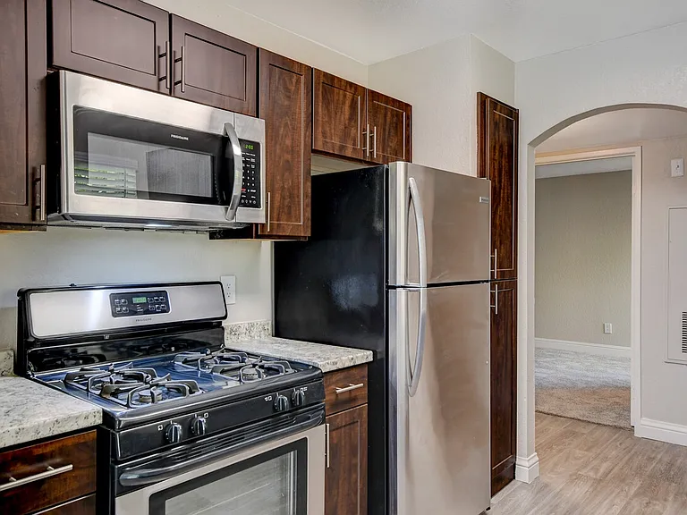 Spanish Wells Apartments — Photo 8