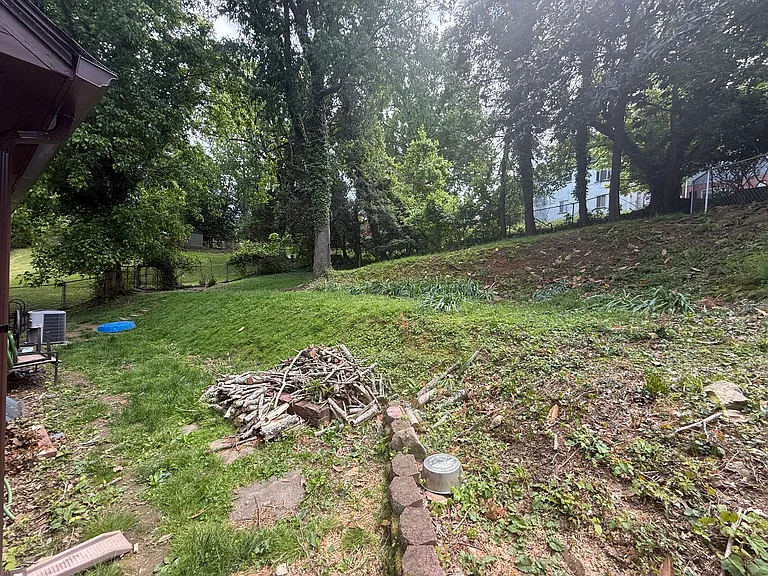 2213 Oakdale Ave — Photo 12