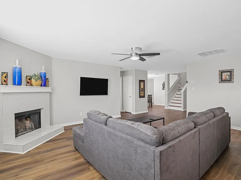 9641 Euclid Dr — Photo 5