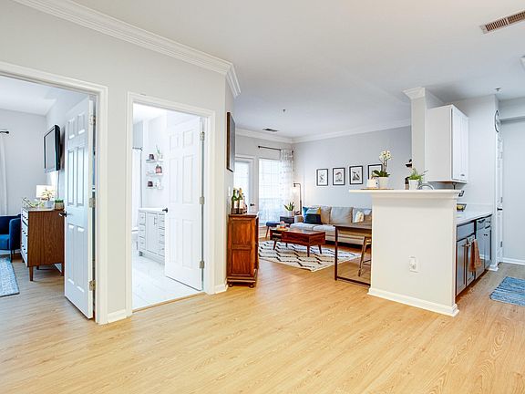 3rd image of 4870 Eisenhower Ave Unit 206