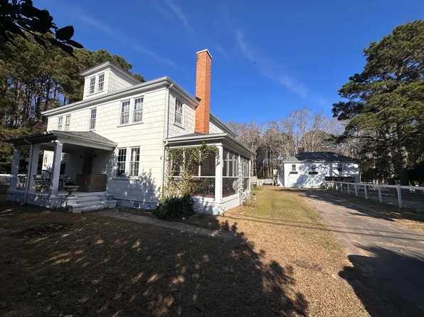 6047 Caratoke Hwy, Poplar Branch, NC 27965