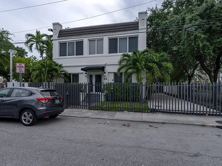 44 NW 10th Ave #2 — Photo 24