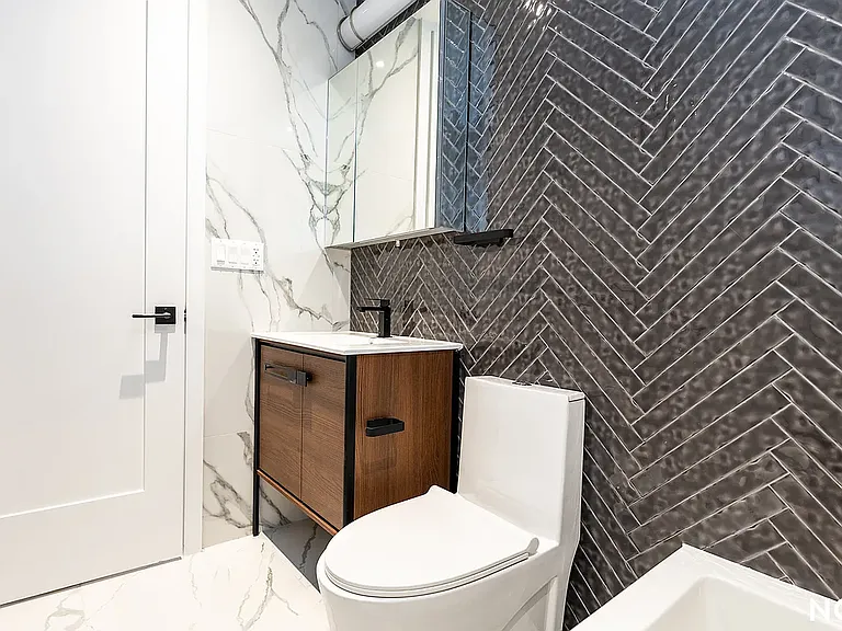 675 E 32nd St #44 — Photo 17