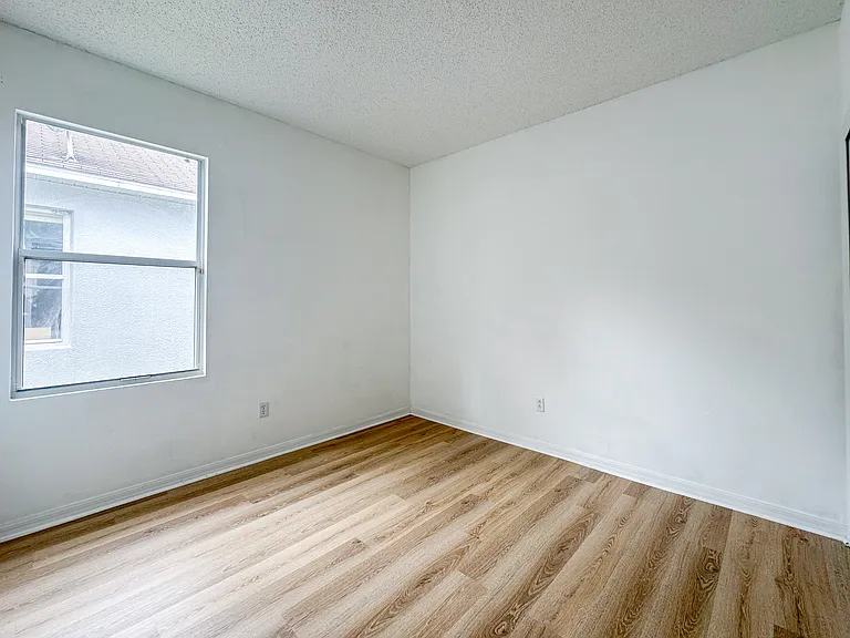 402 Sunset View Dr — Photo 12