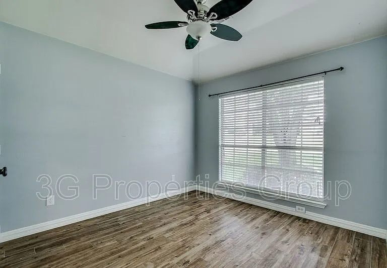 4516 Highridge Dr — Photo 22