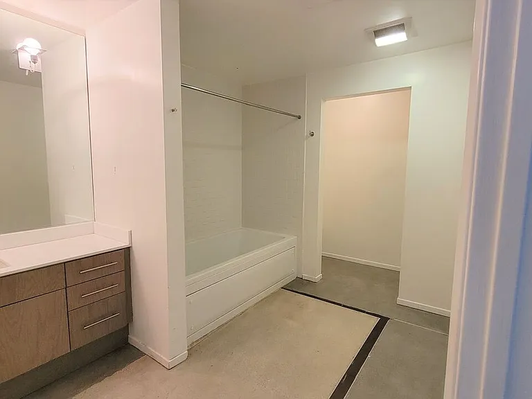 530 Molino St #114 — Photo 8